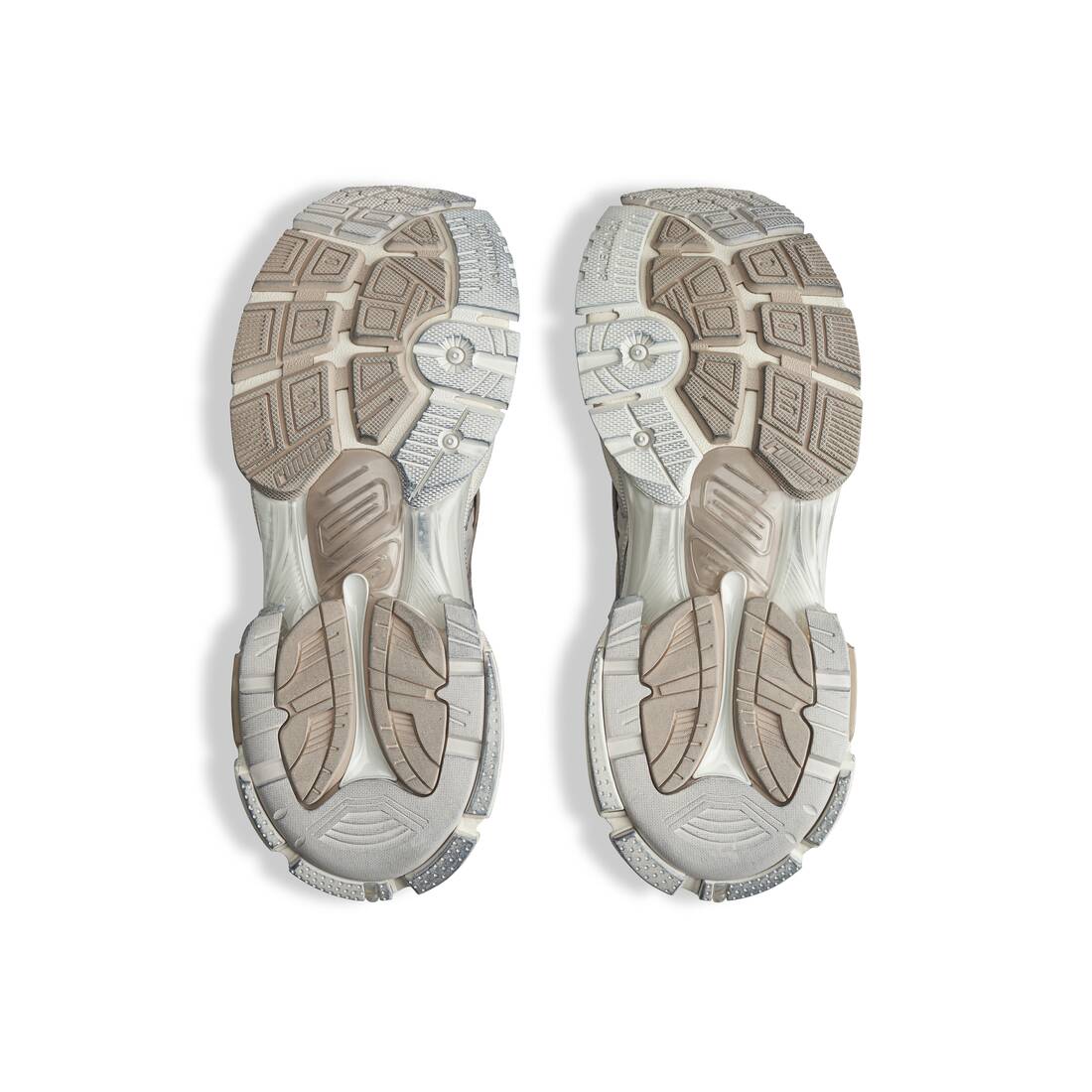 Men’s Runner Sneaker  in Beige - Image 7